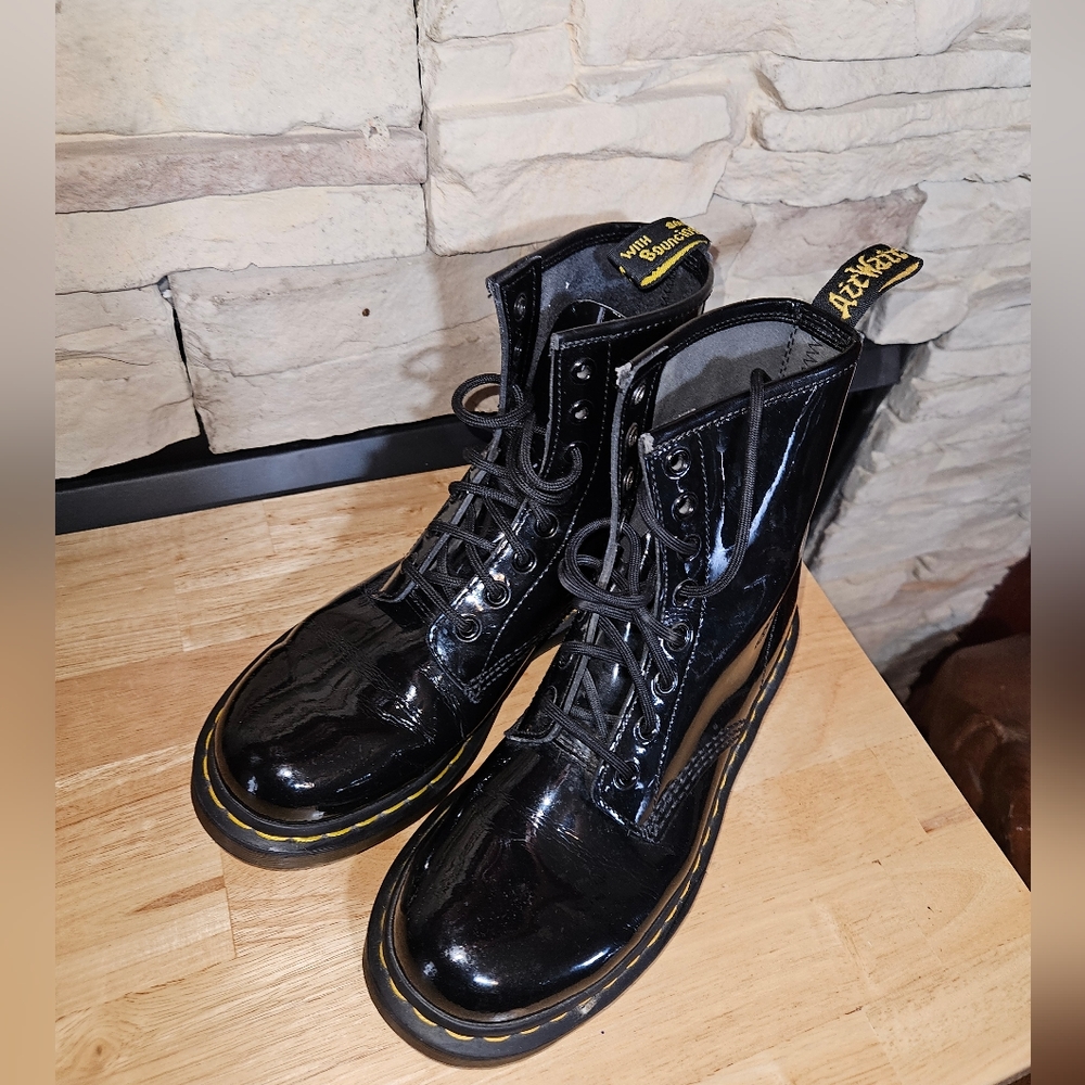 Dr Martens black patent leather boots size 7